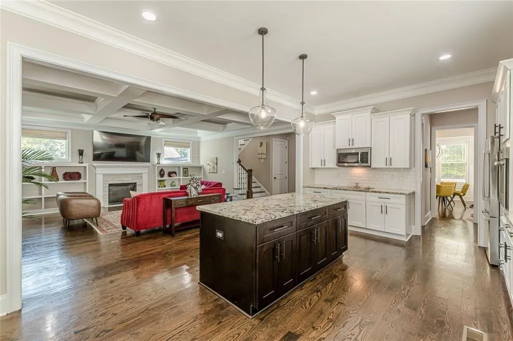 Atlanta, Georgia 30316, United States, 5 Bedrooms Bedrooms, ,4 BathroomsBathrooms,Residential,Pending,250957