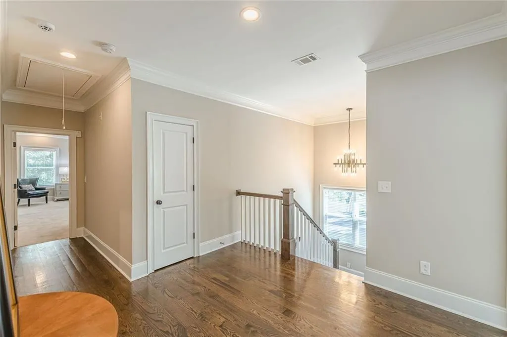 Atlanta, Georgia 30316, United States, 5 Bedrooms Bedrooms, ,4 BathroomsBathrooms,Residential,Pending,250957