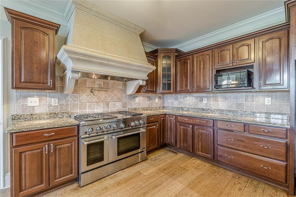 111 Forest Overlook Drive, Forsyth, Georgia image 4