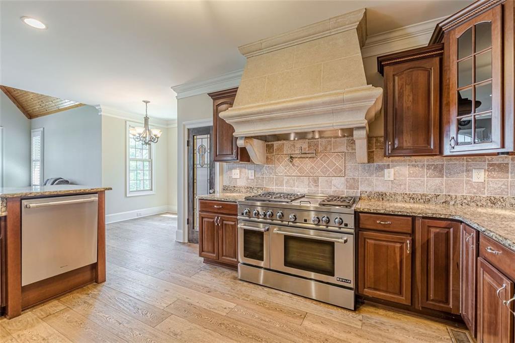 111 Forest Overlook Drive, Forsyth, Georgia image 9