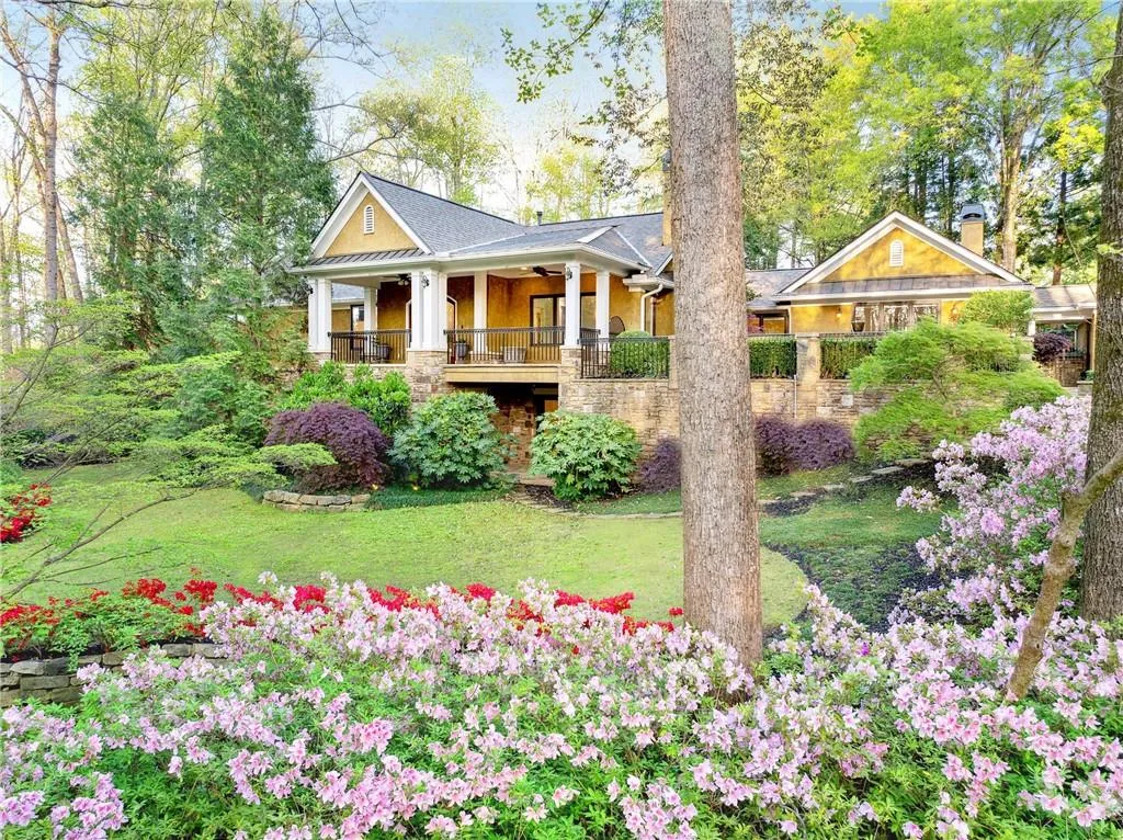 Marietta, Georgia 30066, United States, 6 Bedrooms Bedrooms, ,6 BathroomsBathrooms,Residential,Active,110480