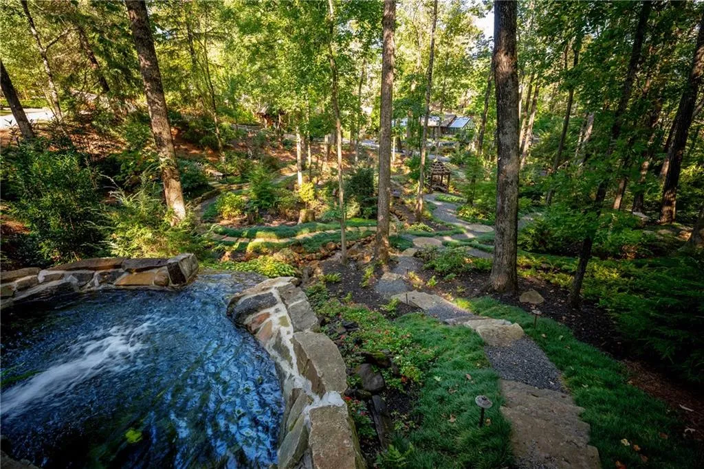 Marietta, Georgia 30066, United States, 6 Bedrooms Bedrooms, ,6 BathroomsBathrooms,Residential,Active,110480