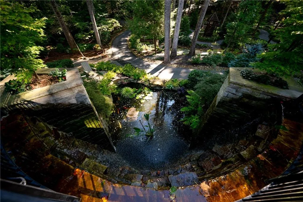 Marietta, Georgia 30066, United States, 6 Bedrooms Bedrooms, ,6 BathroomsBathrooms,Residential,Active,110480