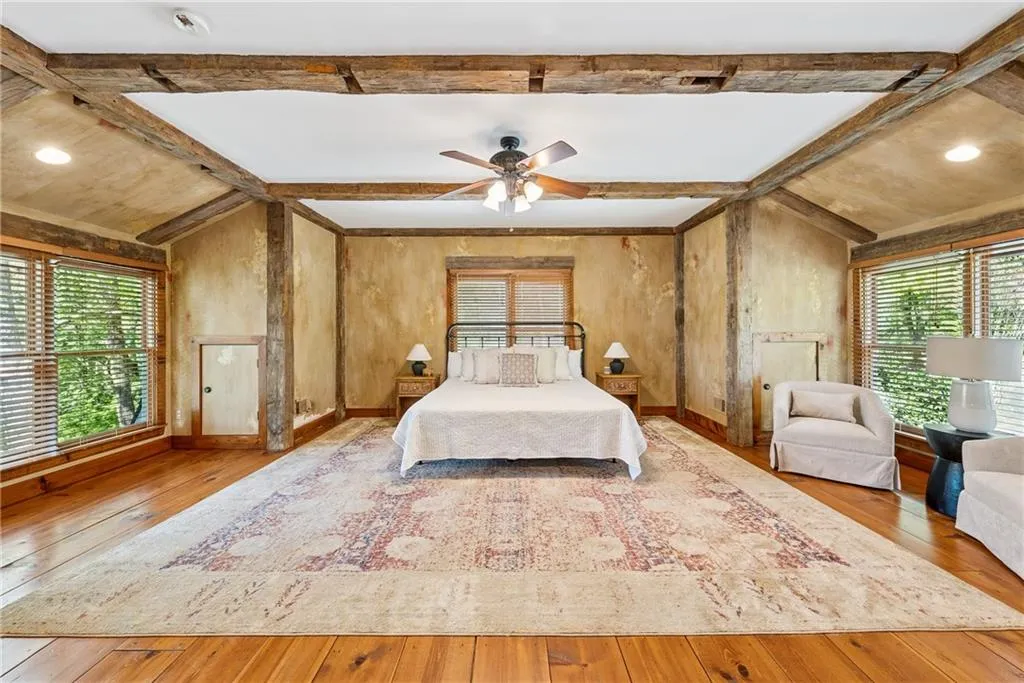 Marietta, Georgia 30066, United States, 6 Bedrooms Bedrooms, ,6 BathroomsBathrooms,Residential,Active,110480