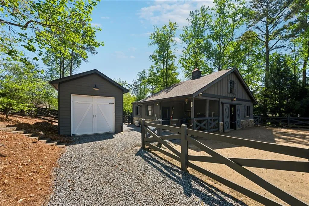 Marietta, Georgia 30066, United States, 6 Bedrooms Bedrooms, ,6 BathroomsBathrooms,Residential,Active,110480