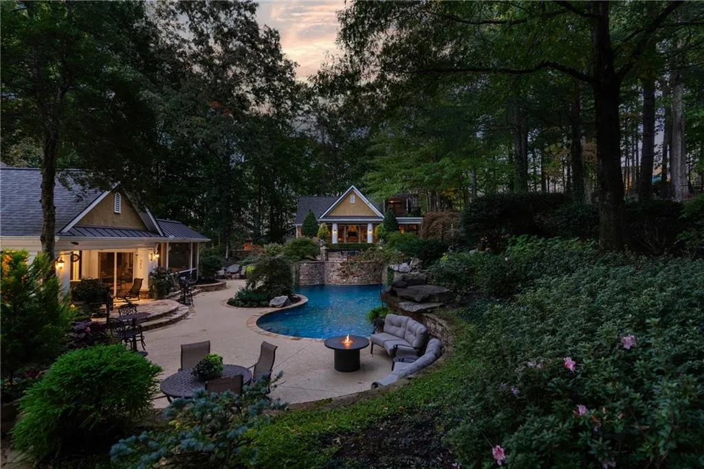 Marietta, Georgia 30066, United States, 6 Bedrooms Bedrooms, ,6 BathroomsBathrooms,Residential,Active,110480