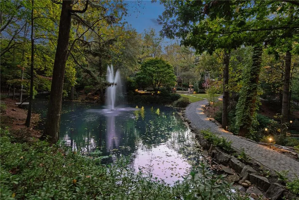 Marietta, Georgia 30066, United States, 6 Bedrooms Bedrooms, ,6 BathroomsBathrooms,Residential,Active,110480