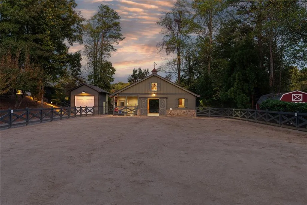 Marietta, Georgia 30066, United States, 6 Bedrooms Bedrooms, ,6 BathroomsBathrooms,Residential,Active,110480