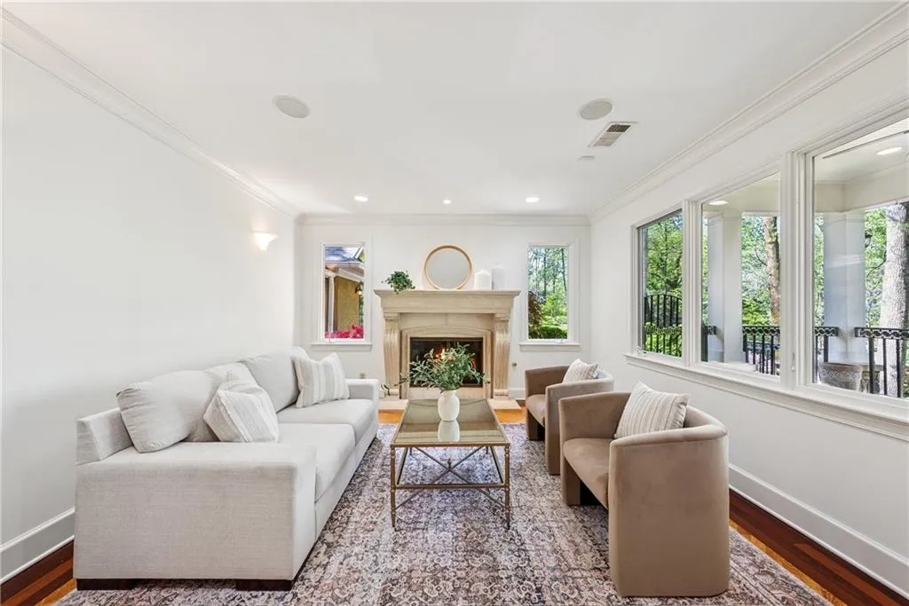 Marietta, Georgia 30066, United States, 6 Bedrooms Bedrooms, ,6 BathroomsBathrooms,Residential,Active,110480