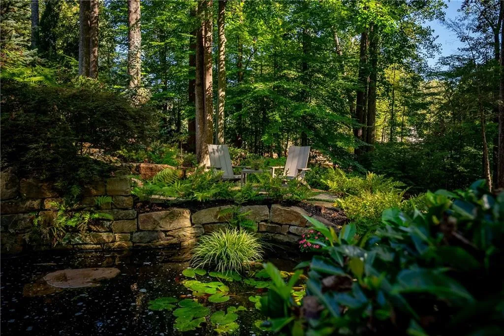 Marietta, Georgia 30066, United States, 6 Bedrooms Bedrooms, ,6 BathroomsBathrooms,Residential,Active,110480