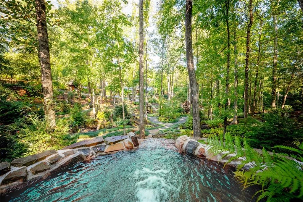 Marietta, Georgia 30066, United States, 6 Bedrooms Bedrooms, ,6 BathroomsBathrooms,Residential,Active,110480