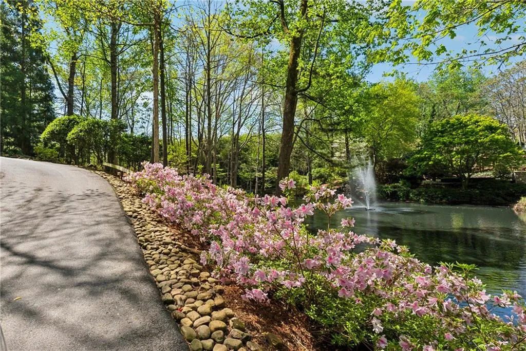 Marietta, Georgia 30066, United States, 6 Bedrooms Bedrooms, ,6 BathroomsBathrooms,Residential,Active,110480