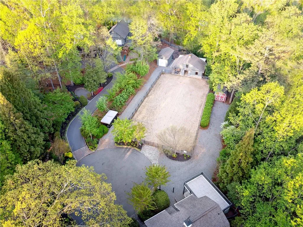 Marietta, Georgia 30066, United States, 6 Bedrooms Bedrooms, ,6 BathroomsBathrooms,Residential,Active,110480