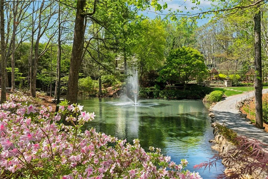 Marietta, Georgia 30066, United States, 6 Bedrooms Bedrooms, ,6 BathroomsBathrooms,Residential,Active,110480