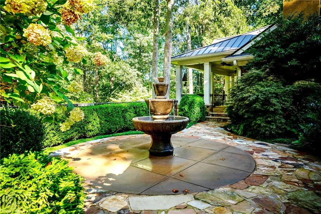 Marietta, Georgia 30066, United States, 6 Bedrooms Bedrooms, ,6 BathroomsBathrooms,Residential,Active,110480