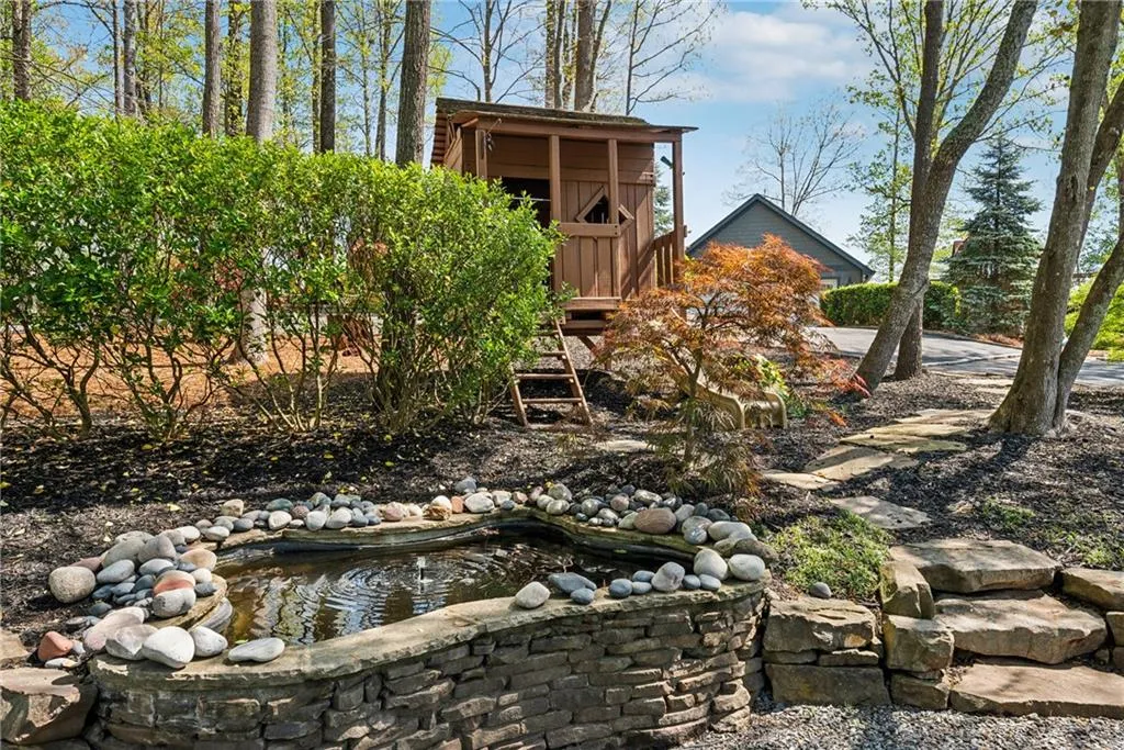 Marietta, Georgia 30066, United States, 6 Bedrooms Bedrooms, ,6 BathroomsBathrooms,Residential,Active,110480