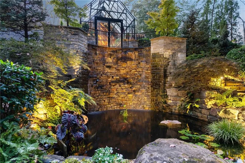 Marietta, Georgia 30066, United States, 6 Bedrooms Bedrooms, ,6 BathroomsBathrooms,Residential,Active,110480