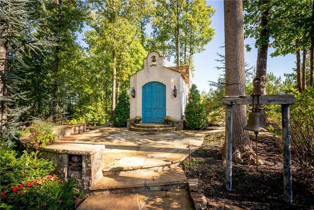 Marietta, Georgia 30066, United States, 6 Bedrooms Bedrooms, ,6 BathroomsBathrooms,Residential,Active,110480