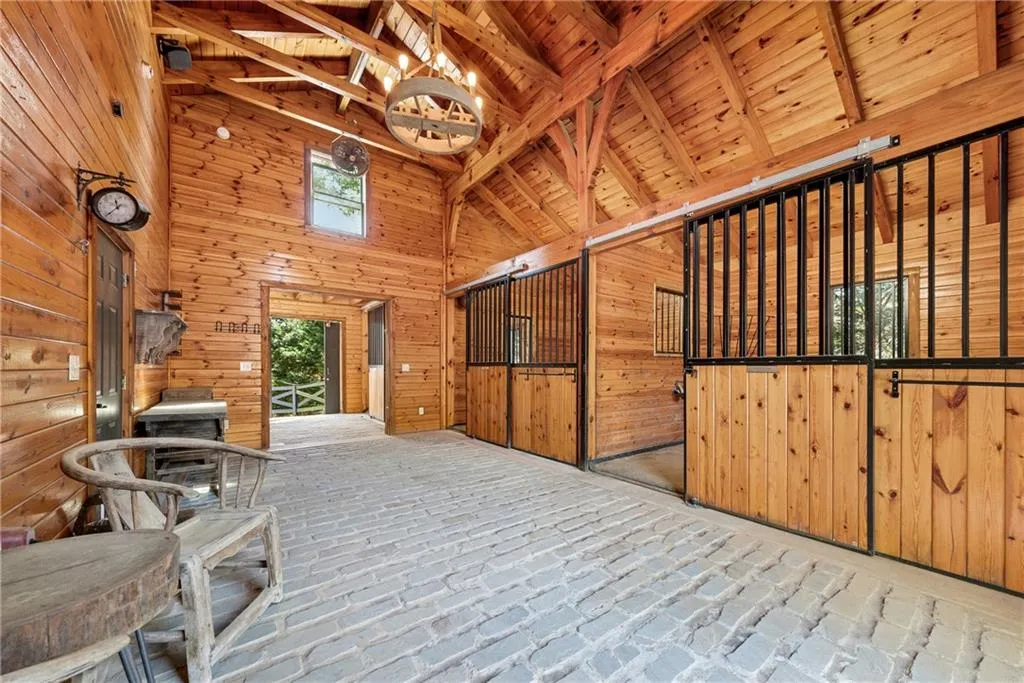 Marietta, Georgia 30066, United States, 6 Bedrooms Bedrooms, ,6 BathroomsBathrooms,Residential,Active,110480