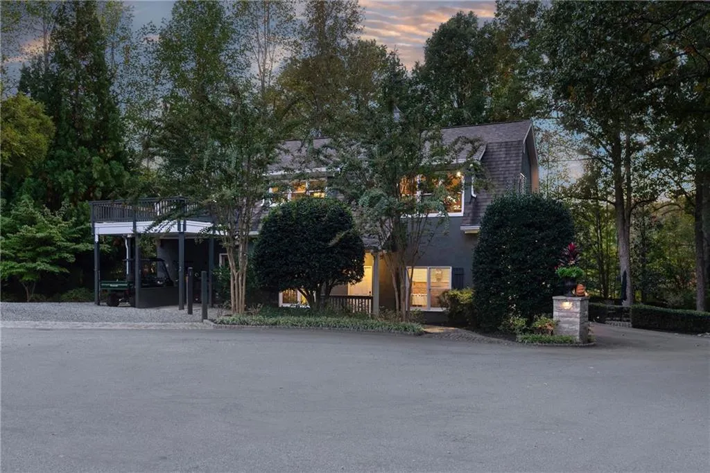 Marietta, Georgia 30066, United States, 6 Bedrooms Bedrooms, ,6 BathroomsBathrooms,Residential,Active,110480