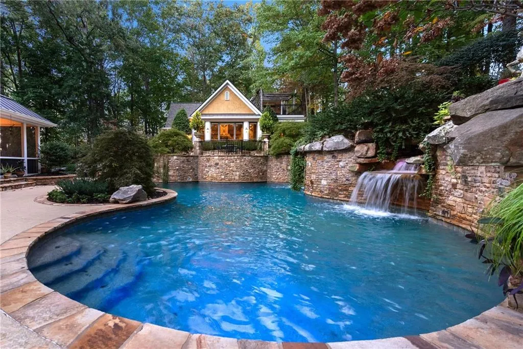 Marietta, Georgia 30066, United States, 6 Bedrooms Bedrooms, ,6 BathroomsBathrooms,Residential,Active,110480