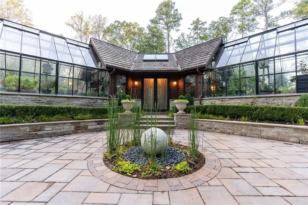 Marietta, Georgia 30066, United States, 6 Bedrooms Bedrooms, ,6 BathroomsBathrooms,Residential,Active,110480