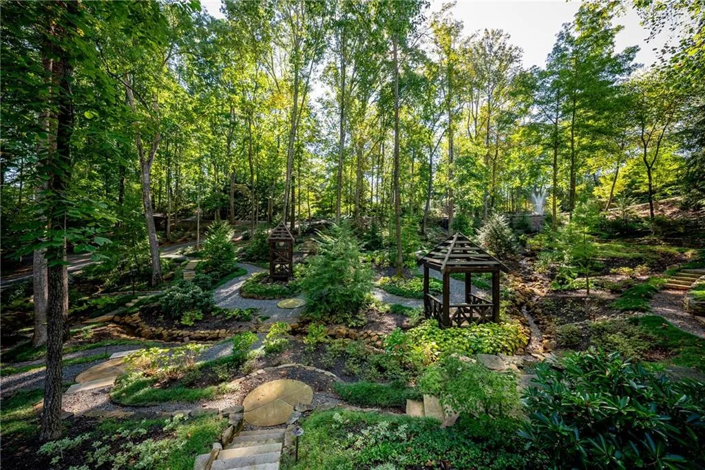 Marietta, Georgia 30066, United States, 6 Bedrooms Bedrooms, ,6 BathroomsBathrooms,Residential,Active,110480