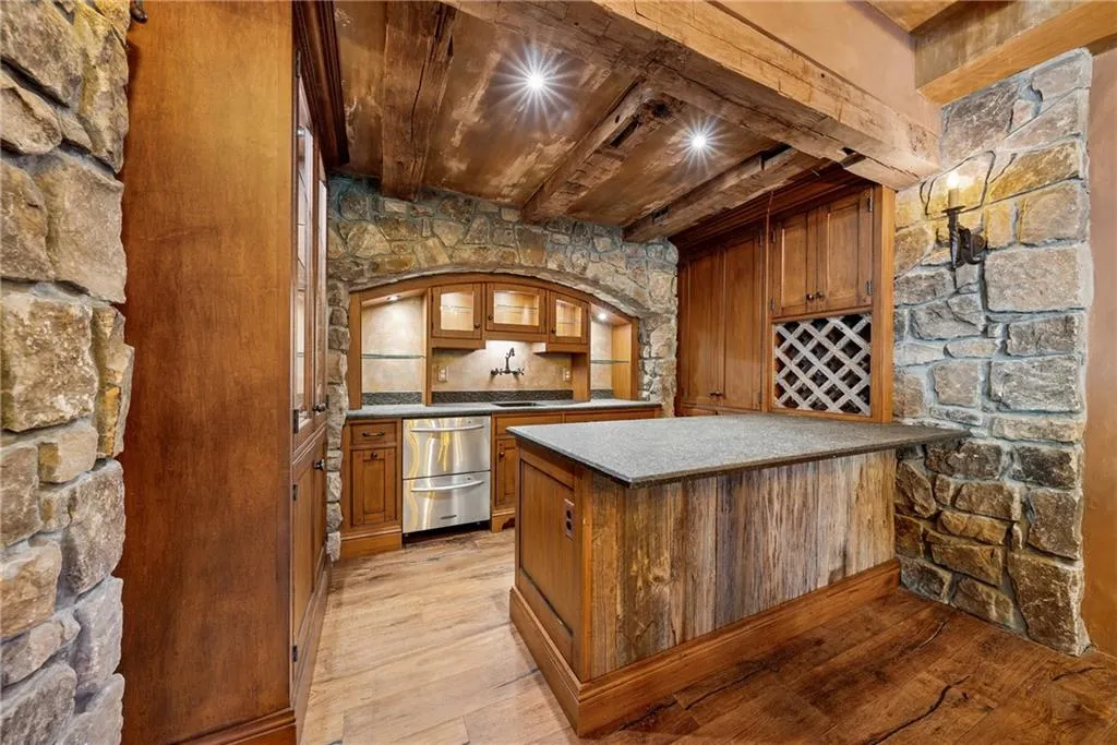 Marietta, Georgia 30066, United States, 6 Bedrooms Bedrooms, ,6 BathroomsBathrooms,Residential,Active,110480