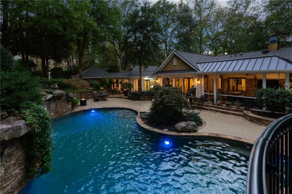 Marietta, Georgia 30066, United States, 6 Bedrooms Bedrooms, ,6 BathroomsBathrooms,Residential,Active,110480