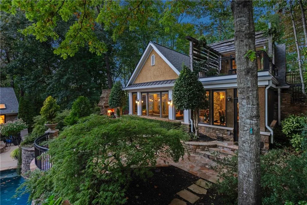 Marietta, Georgia 30066, United States, 6 Bedrooms Bedrooms, ,6 BathroomsBathrooms,Residential,Active,110480