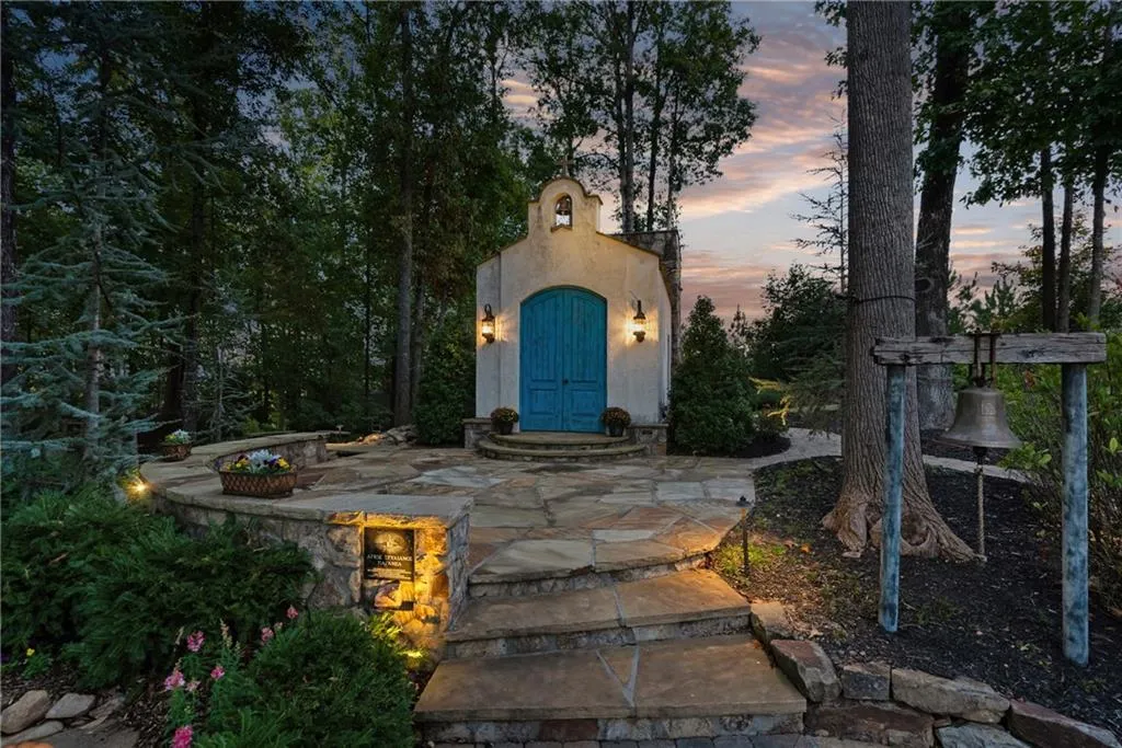 Marietta, Georgia 30066, United States, 6 Bedrooms Bedrooms, ,6 BathroomsBathrooms,Residential,Active,110480