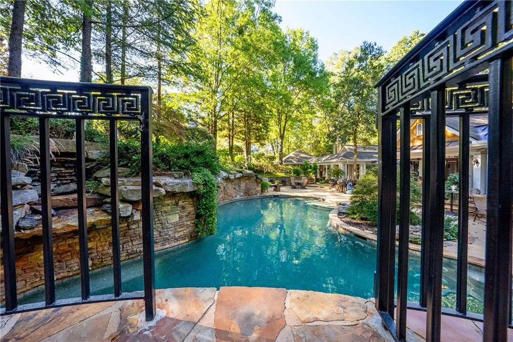 Marietta, Georgia 30066, United States, 6 Bedrooms Bedrooms, ,6 BathroomsBathrooms,Residential,Active,110480