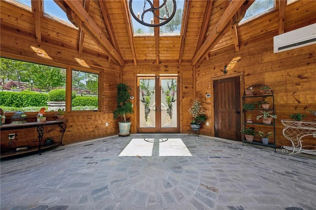 Marietta, Georgia 30066, United States, 6 Bedrooms Bedrooms, ,6 BathroomsBathrooms,Residential,Active,110480