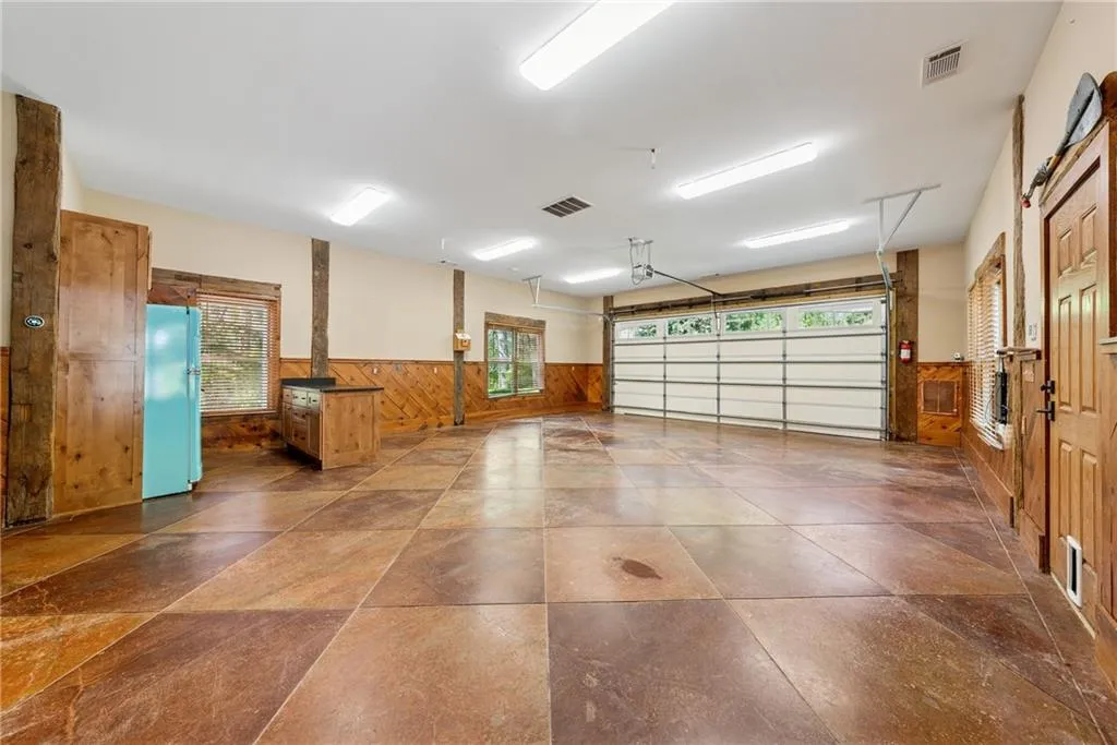 Marietta, Georgia 30066, United States, 6 Bedrooms Bedrooms, ,6 BathroomsBathrooms,Residential,Active,110480