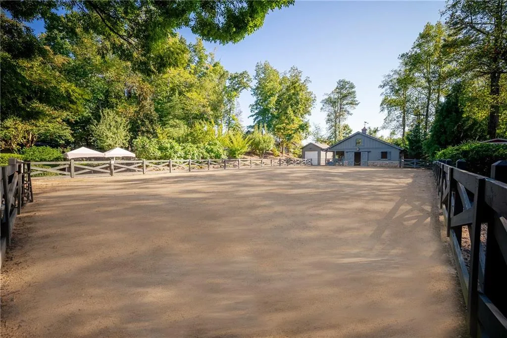 Marietta, Georgia 30066, United States, 6 Bedrooms Bedrooms, ,6 BathroomsBathrooms,Residential,Active,110480