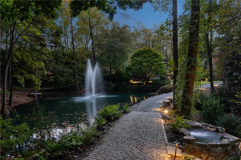 Marietta, Georgia 30066, United States, 6 Bedrooms Bedrooms, ,6 BathroomsBathrooms,Residential,Active,110480