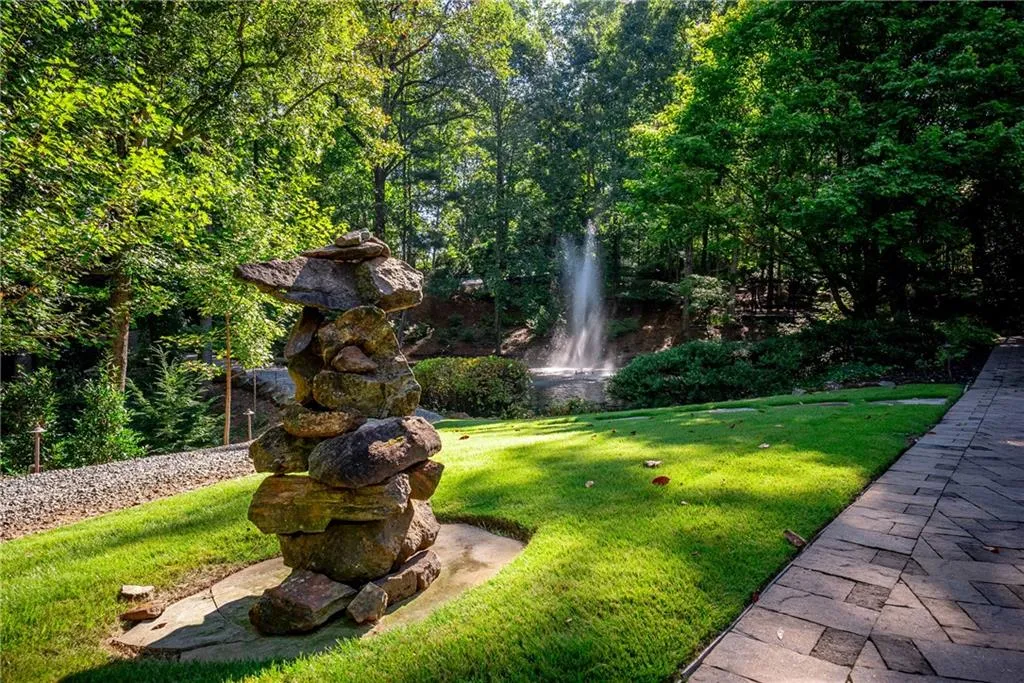 Marietta, Georgia 30066, United States, 6 Bedrooms Bedrooms, ,6 BathroomsBathrooms,Residential,Active,110480