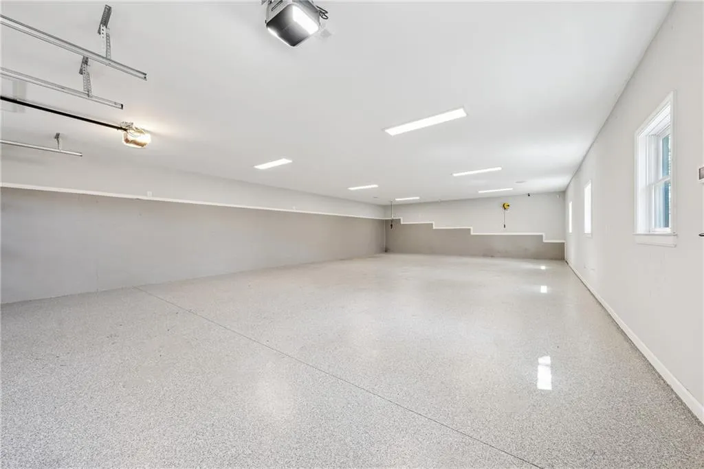 Marietta, Georgia 30066, United States, 6 Bedrooms Bedrooms, ,6 BathroomsBathrooms,Residential,Active,110480