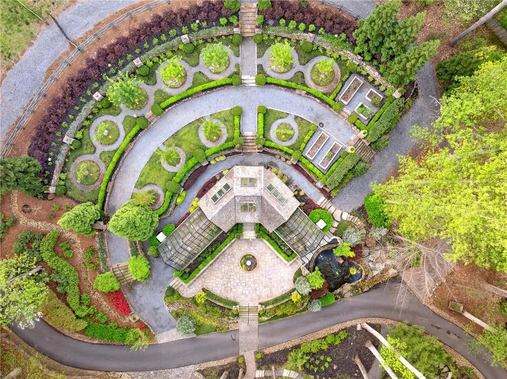 Marietta, Georgia 30066, United States, 6 Bedrooms Bedrooms, ,6 BathroomsBathrooms,Residential,Active,110480