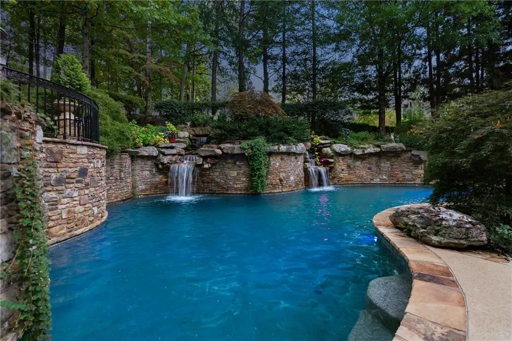 Marietta, Georgia 30066, United States, 6 Bedrooms Bedrooms, ,6 BathroomsBathrooms,Residential,Active,110480