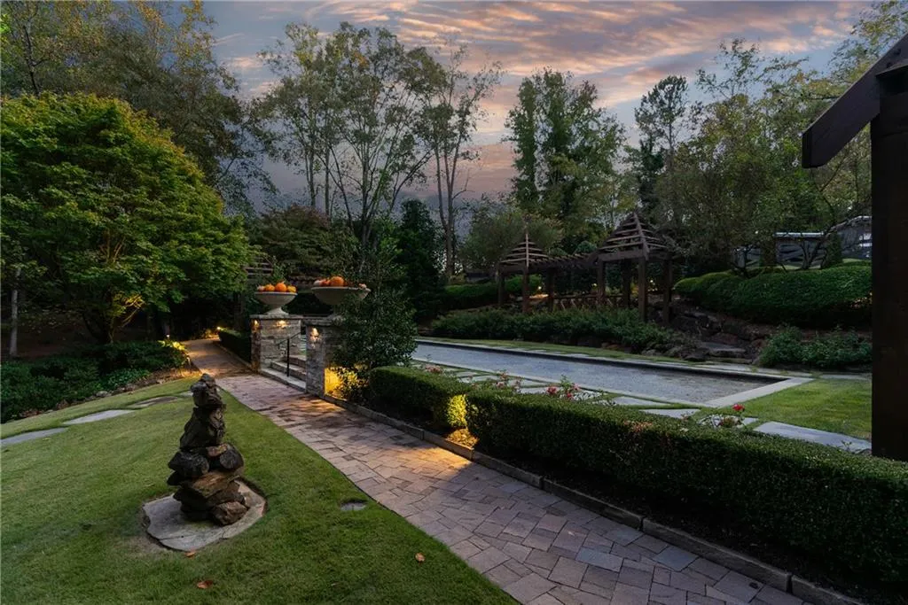 Marietta, Georgia 30066, United States, 6 Bedrooms Bedrooms, ,6 BathroomsBathrooms,Residential,Active,110480