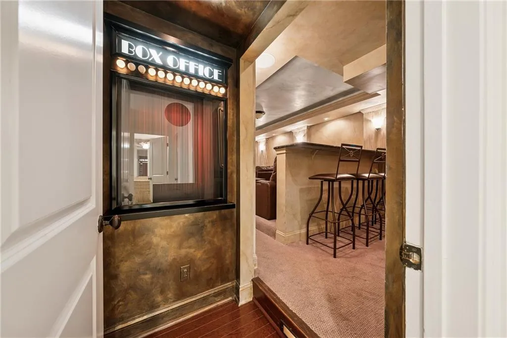 Marietta, Georgia 30066, United States, 6 Bedrooms Bedrooms, ,6 BathroomsBathrooms,Residential,Active,110480