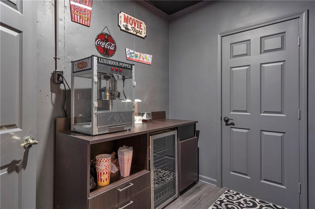 White Columns - Residential