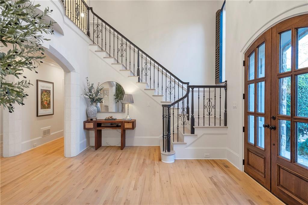 White Columns - Residential