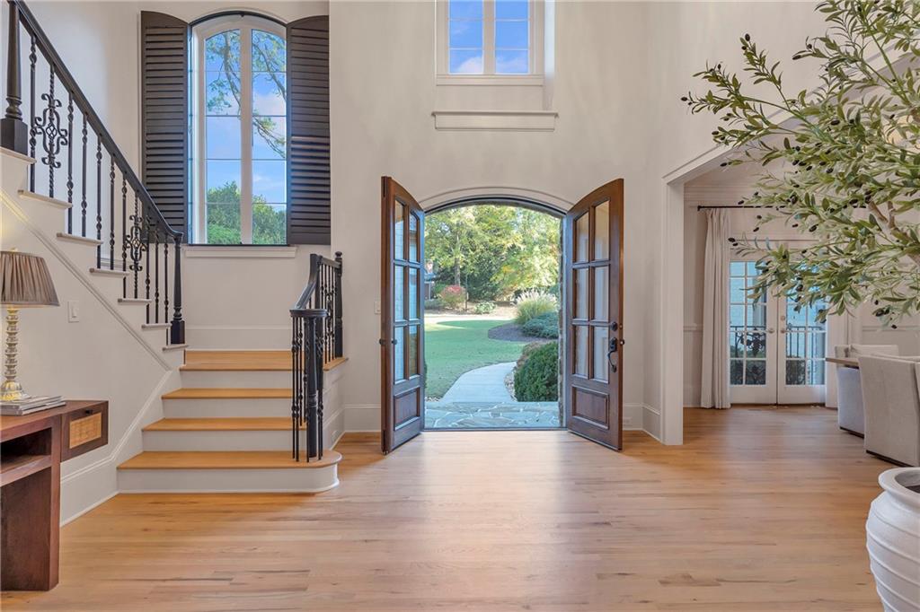 White Columns - Residential