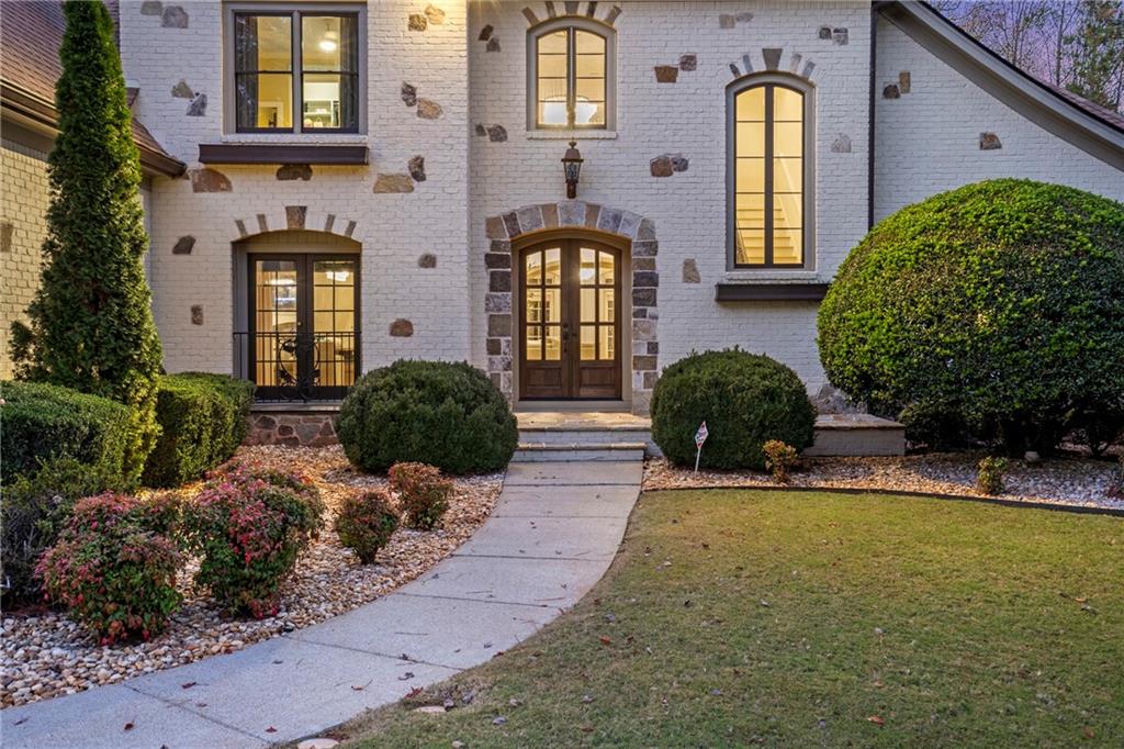 White Columns - Residential