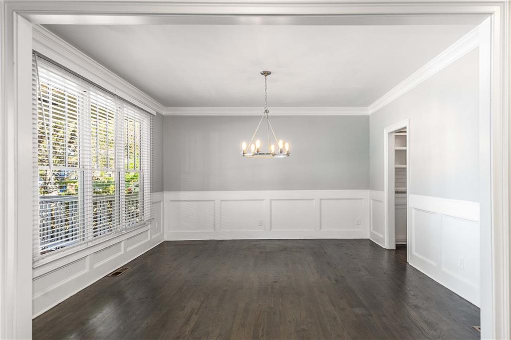 207 Mellrich Avenue NE