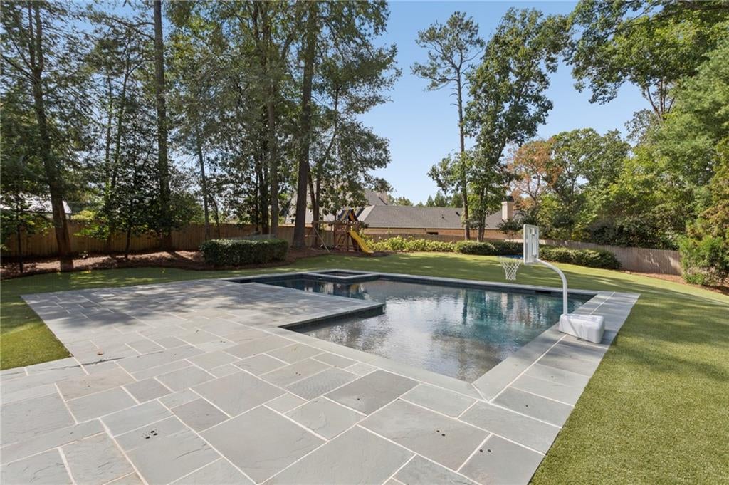 4566 Dudley Lane