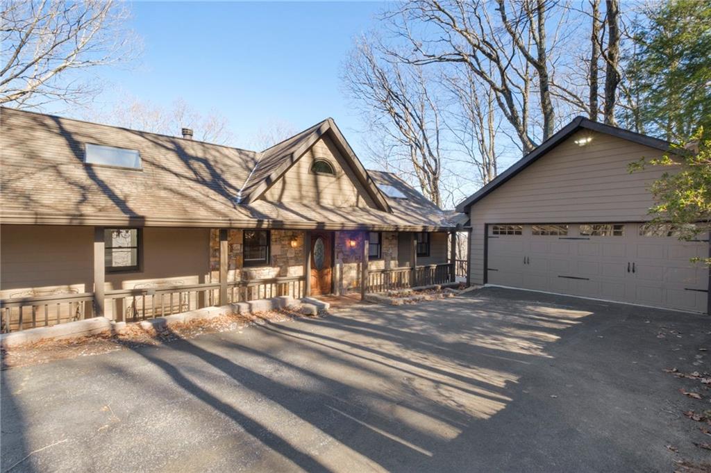 888 Ridgeview Drive