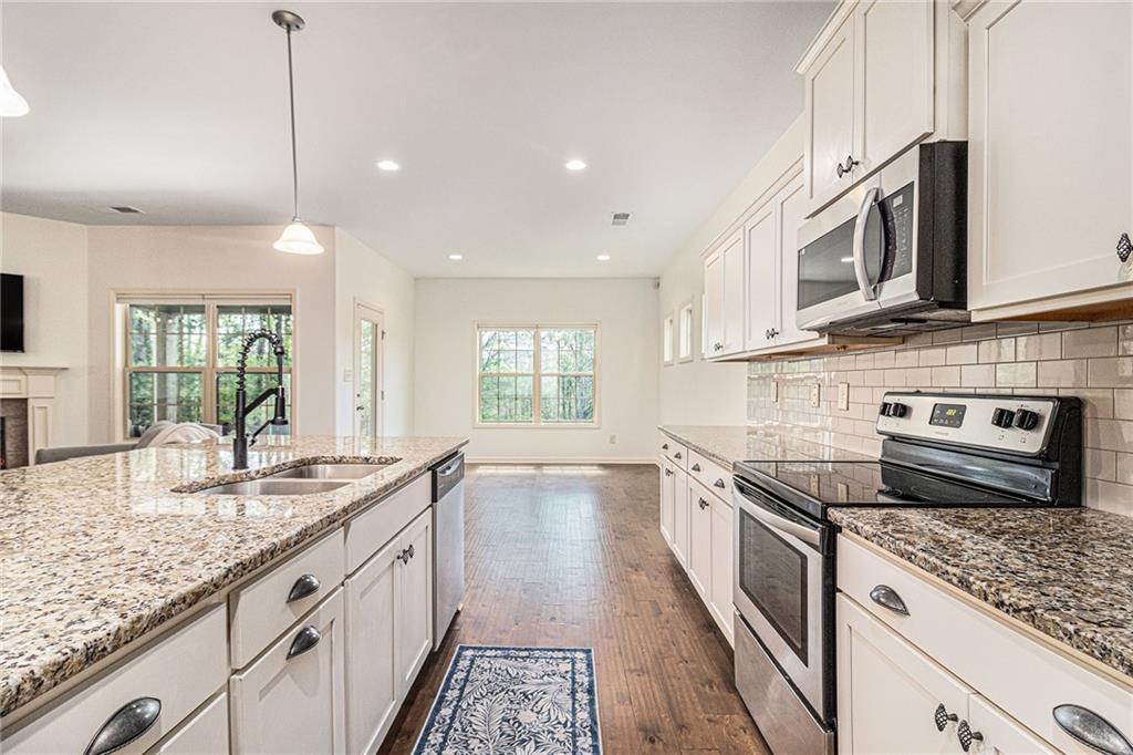 213 Briandwood Drive, Newnan, Georgia image 6
